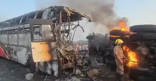 ভারতে বাস-লরির সংঘর্ষে নিহত ১৩